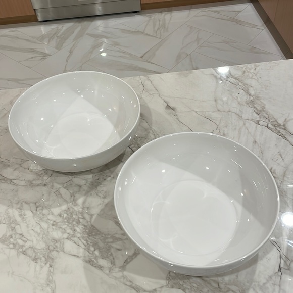Large white porcelain serving bowls - Picture 1 of 4
